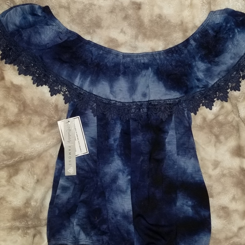 Synergy size small top.NWT